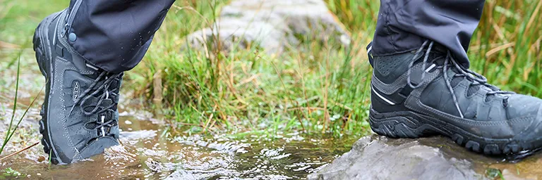 nikwax-hiking-boots-waterproof-water-walking-768px Nikwax Hiking Boots Waterproof Water Walking 768px