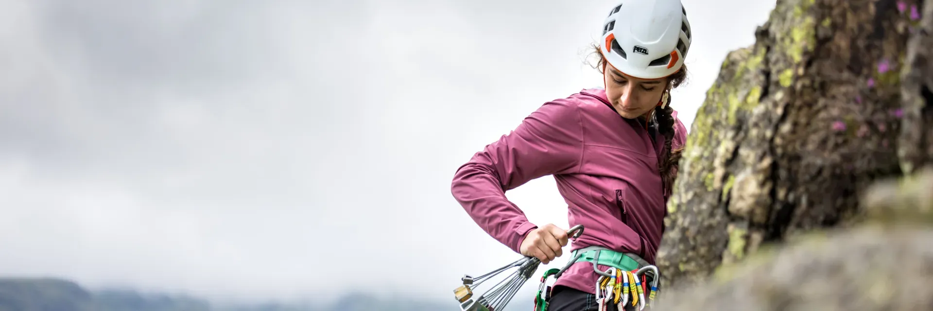 nikwax-woman-climbing-softshell-jacket-1920px Nikwax Woman Climbing Softshell Jacket 1920px